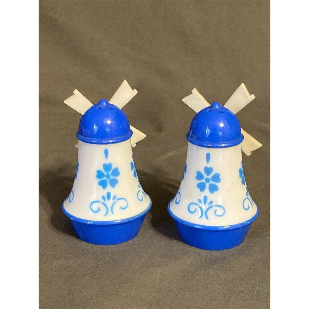 Vintage Salt & Pepper Shaker Set Holland Windmill Dutch Plastic Hong Kong
